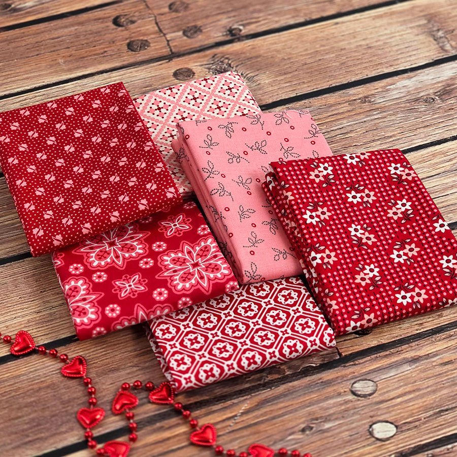 Lori Holt Sweetheart Stitch Pink & Red Fat Quarter Bundle – FWFS Exclusive by Fort Worth Fabric Studio